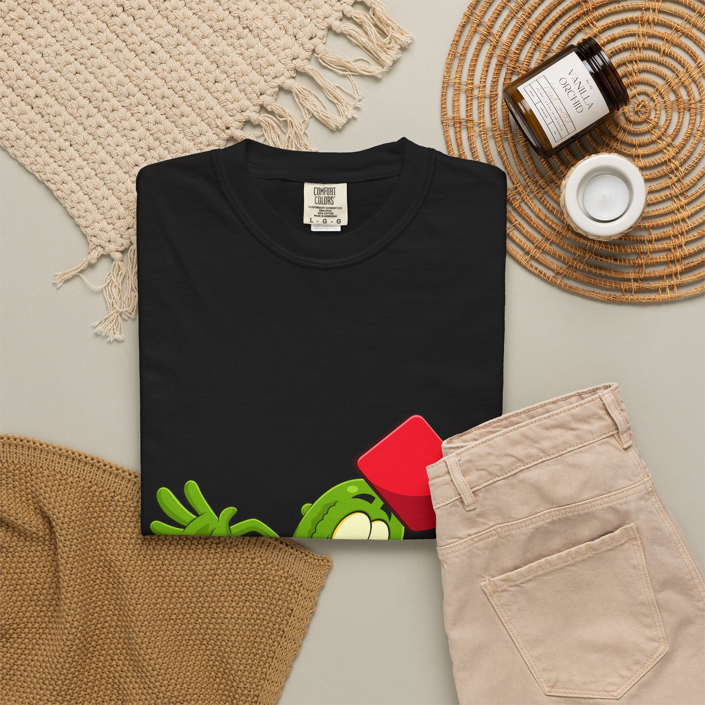 Funny Pickle Smash T‑Shirt — Cartoon Pickle with Mallet Graphic
