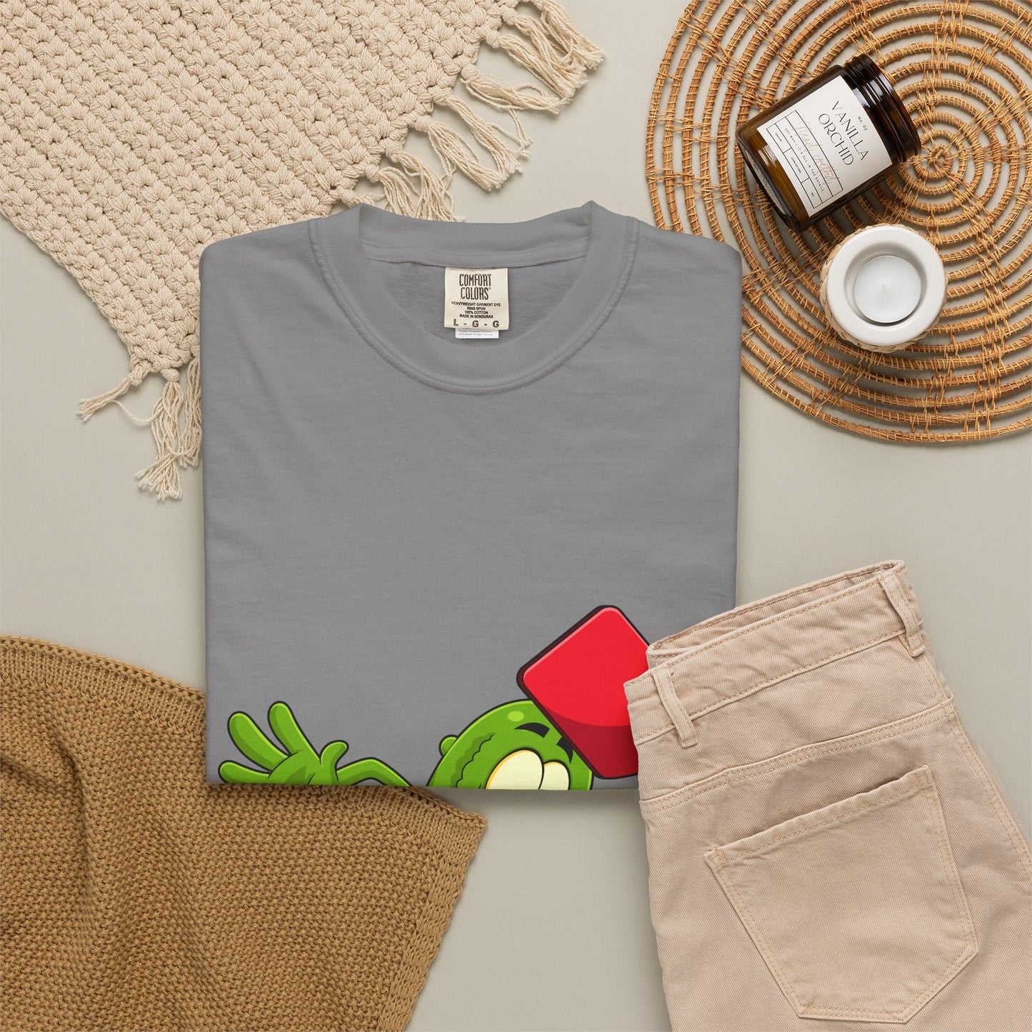 Funny Pickle Smash T‑Shirt — Cartoon Pickle with Mallet Graphic