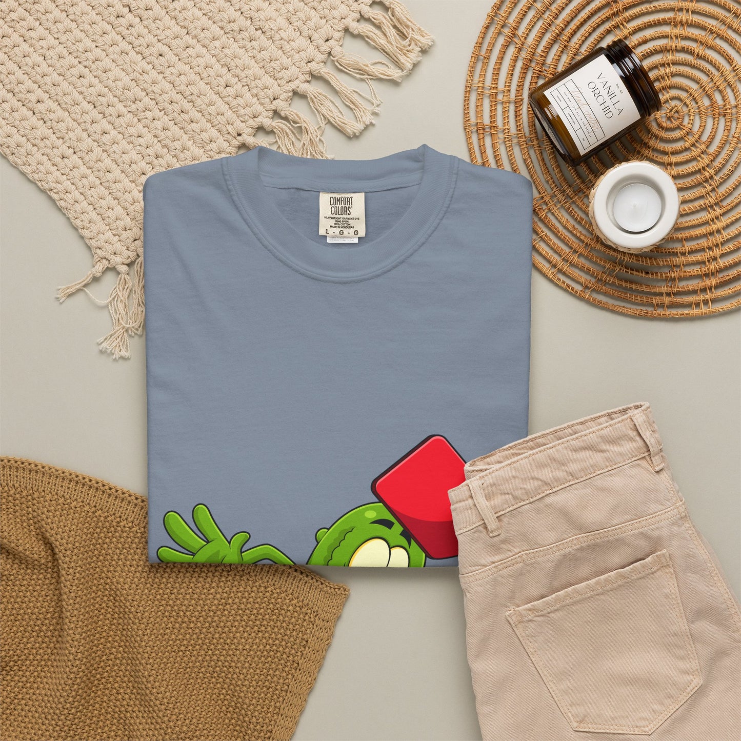 Funny Pickle Smash T‑Shirt — Cartoon Pickle with Mallet Graphic