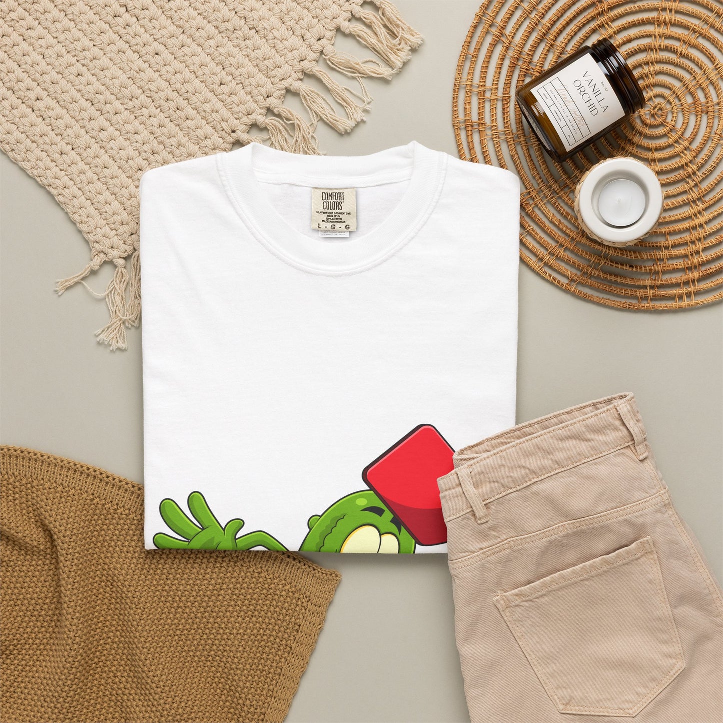 Funny Pickle Smash T‑Shirt — Cartoon Pickle with Mallet Graphic